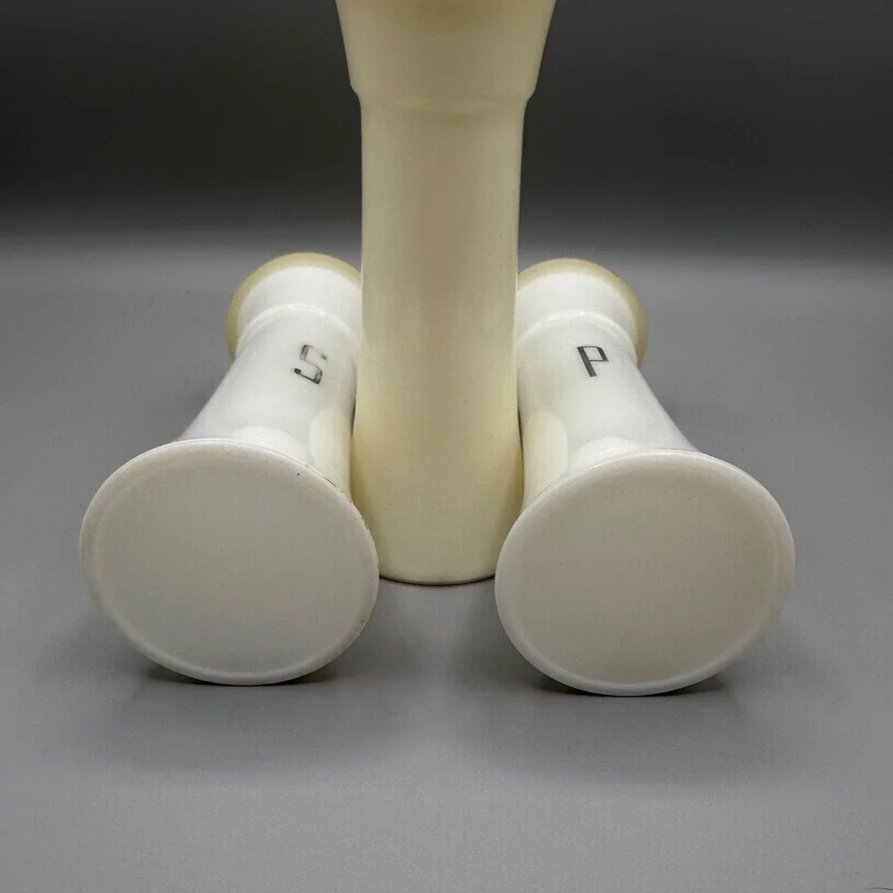 VTG Tupperware‎ Hourglass Salt & Pepper Shaker White Set of 3 Retro Kitchen 6.5
